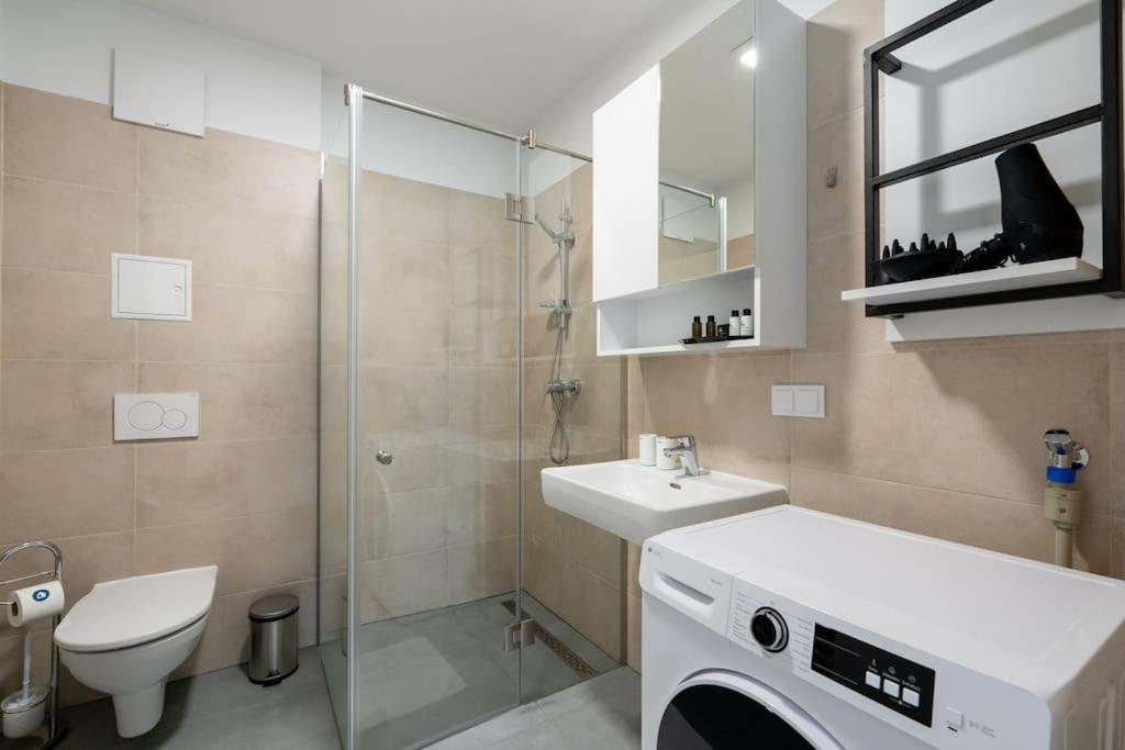 Elegant 1br Flat With Balcony By Hm Appartement *